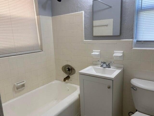 520 52nd Street - Photo 2