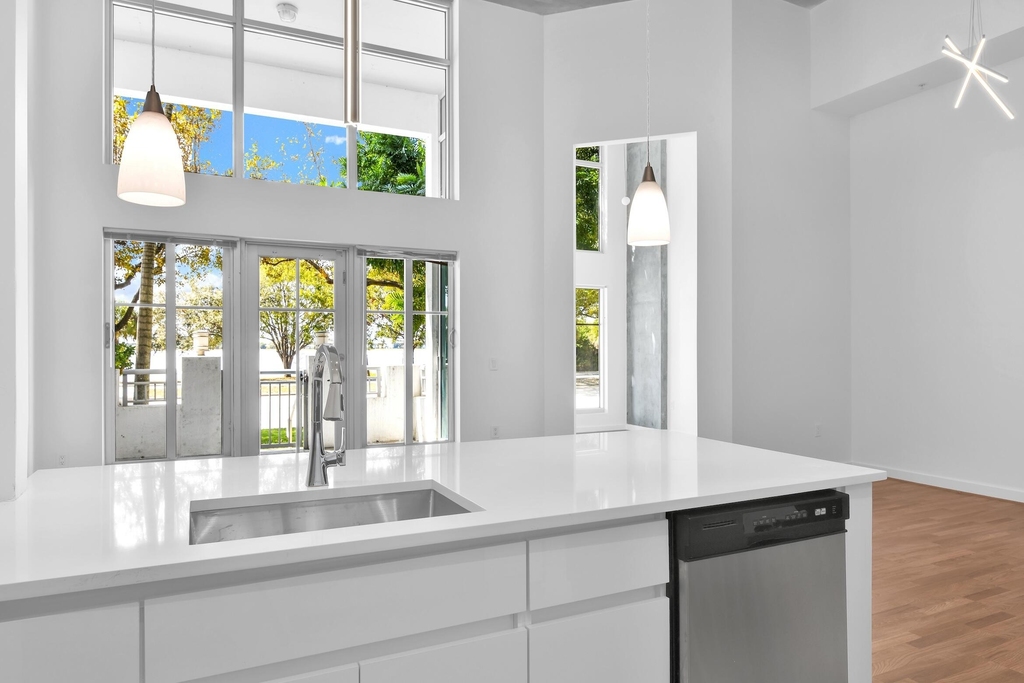 300 S Australian Avenue - Photo 2