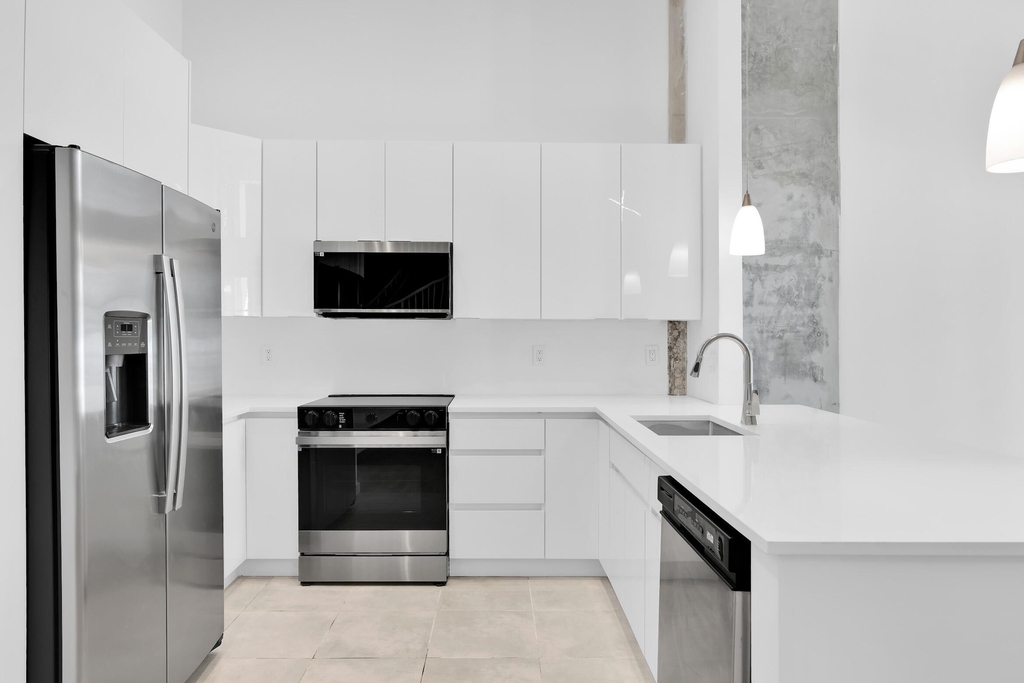 300 S Australian Avenue - Photo 1