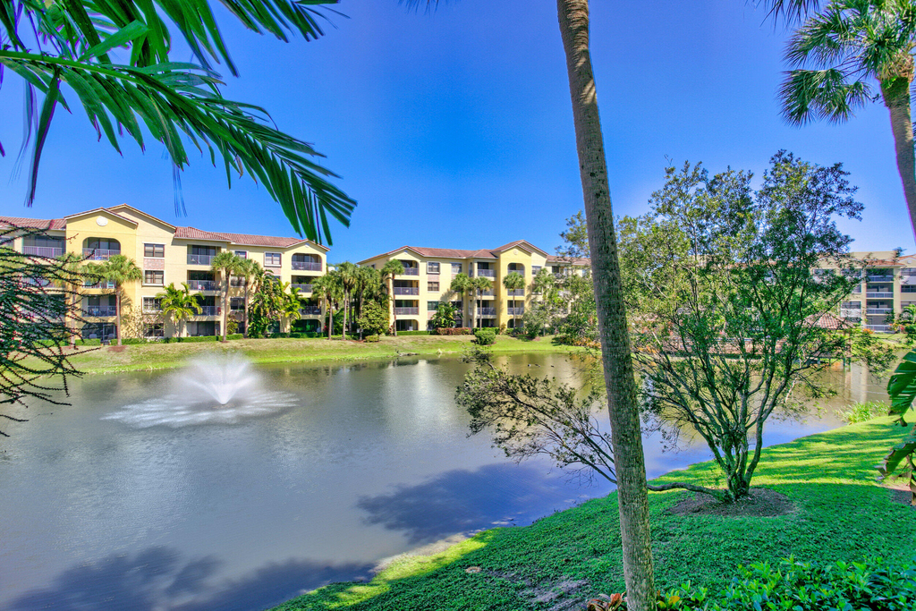400 Uno Lago Drive - Photo 36