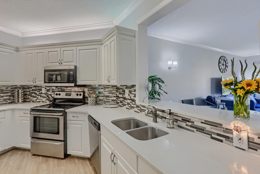 400 Uno Lago Drive - Photo 19