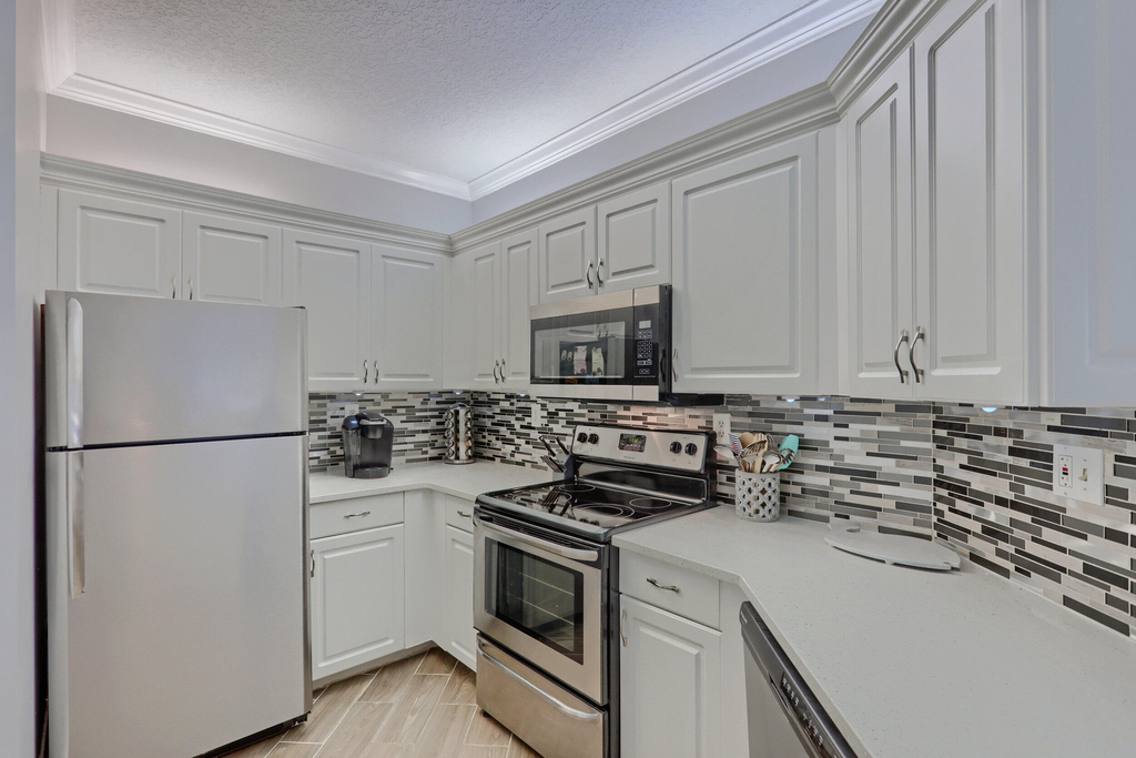 400 Uno Lago Drive - Photo 17