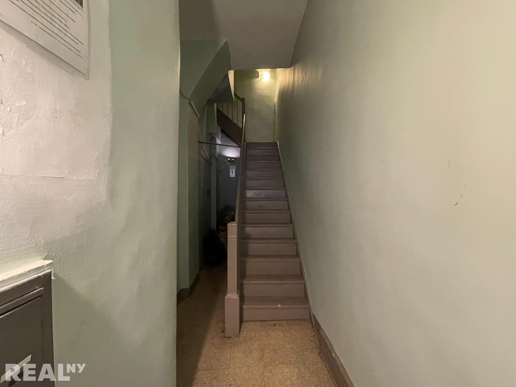 1273 3rd Ave - Photo 4