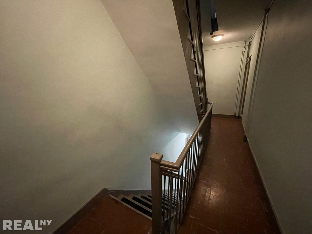 1273 3rd Ave - Photo 3