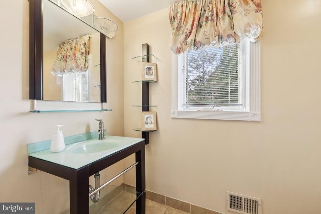 5301 Goldsboro Road - Photo 42