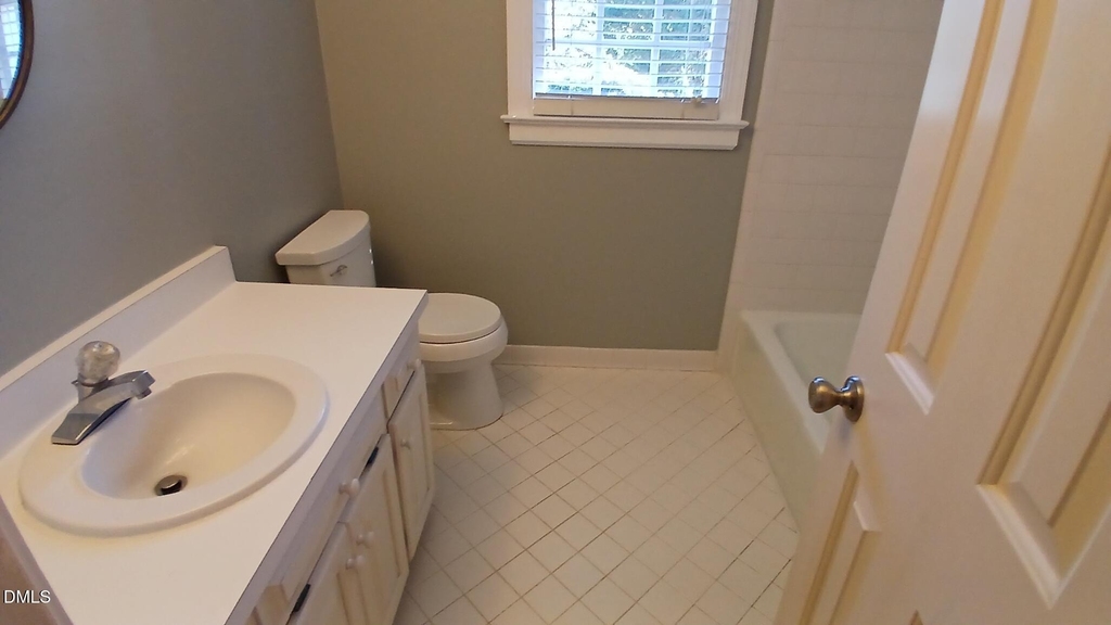 1817 Thorpshire - Photo 22