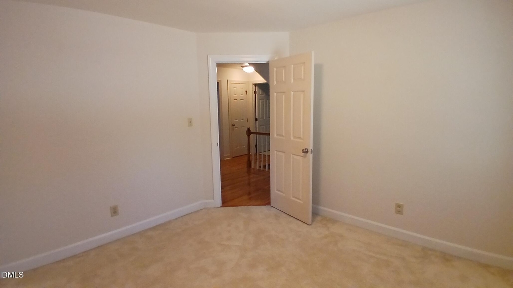 1817 Thorpshire - Photo 32