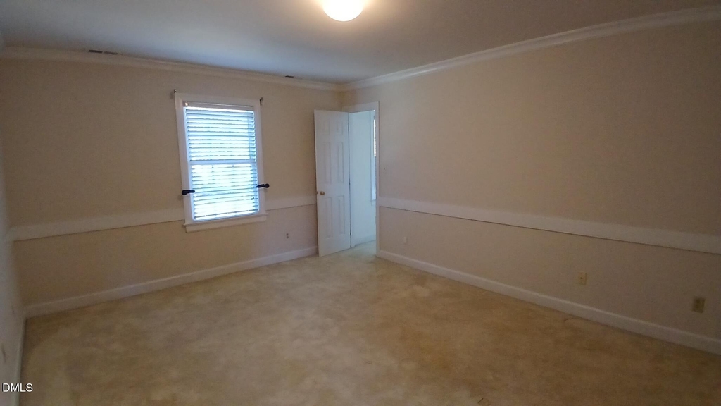 1817 Thorpshire - Photo 19