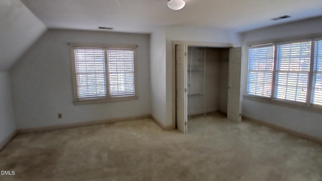 1817 Thorpshire - Photo 27