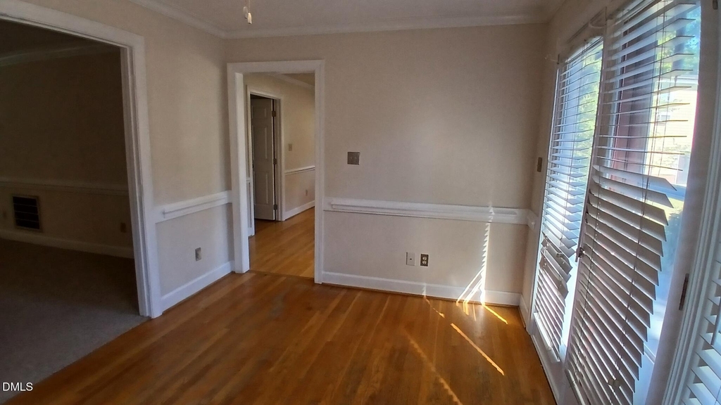 1817 Thorpshire - Photo 9