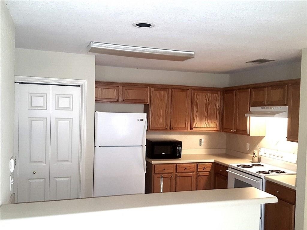 21637 Boggy Ford Rd - Photo 3