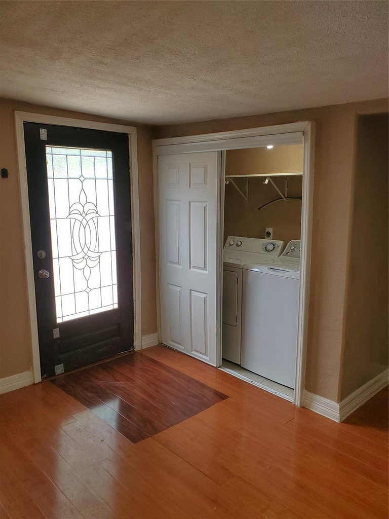 4714 Sharon Street - Photo 4