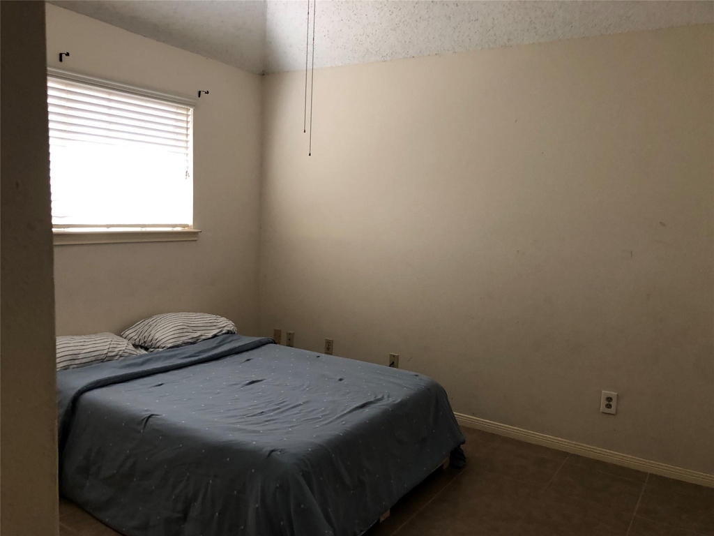 8715 Lawncliff Lane - Photo 13