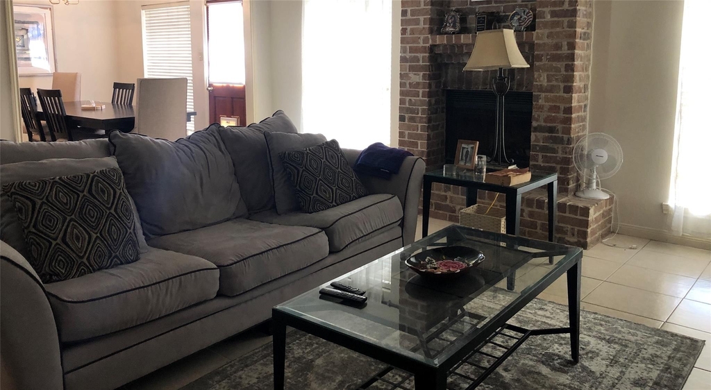 8715 Lawncliff Lane - Photo 4
