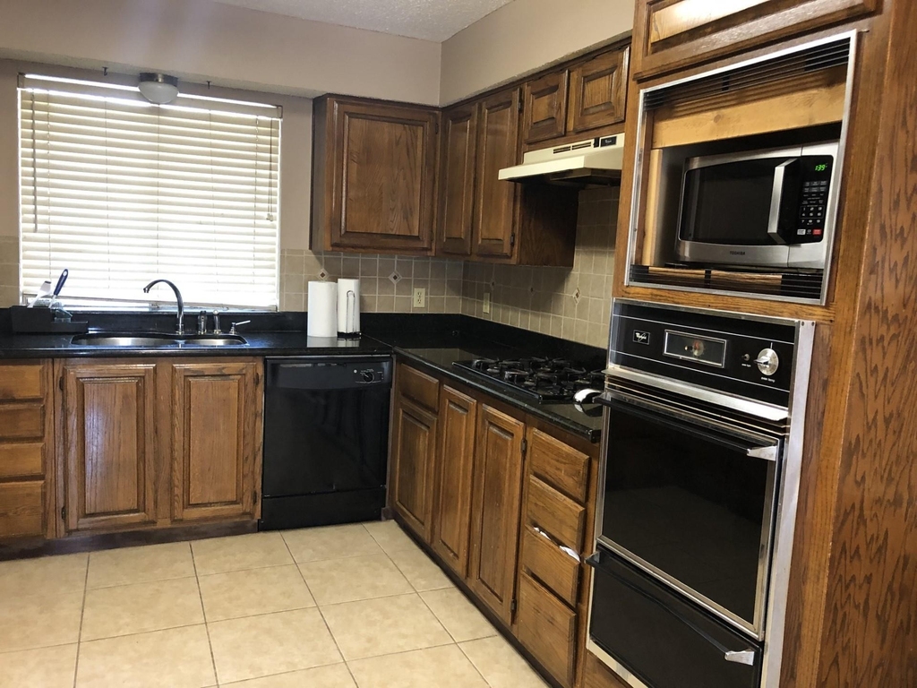 8715 Lawncliff Lane - Photo 1