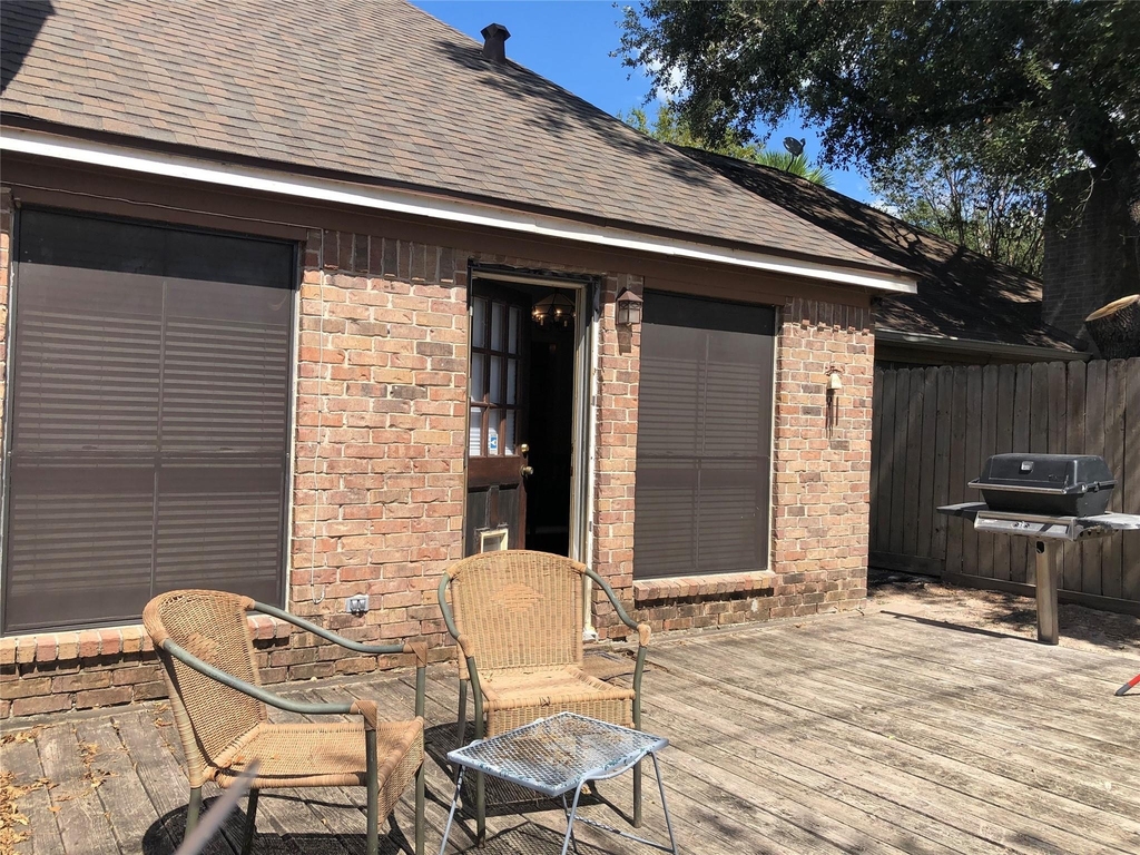 8715 Lawncliff Lane - Photo 17
