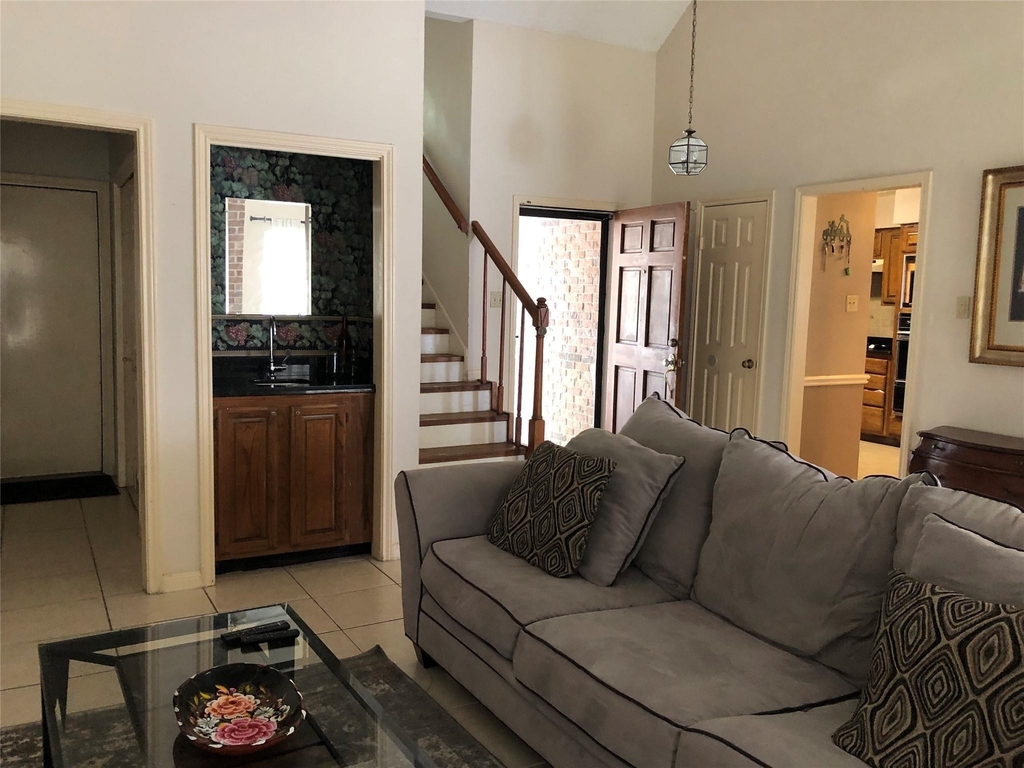 8715 Lawncliff Lane - Photo 6