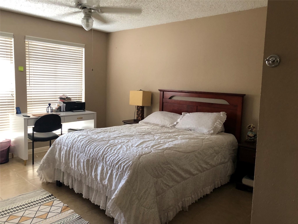 8715 Lawncliff Lane - Photo 7
