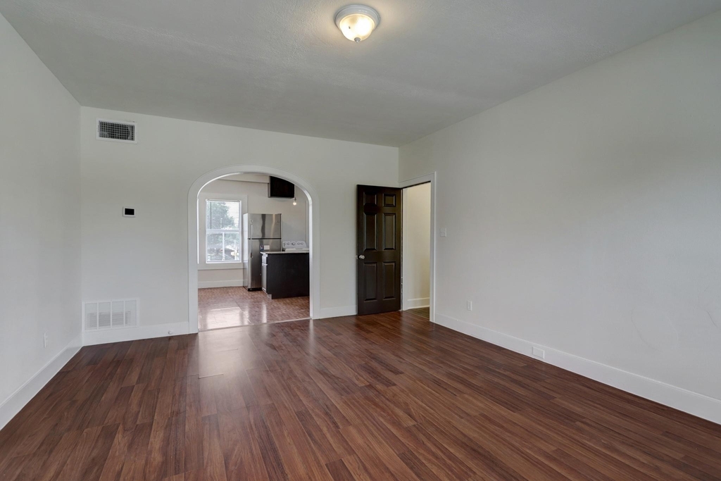3002 Isabella Street - Photo 8