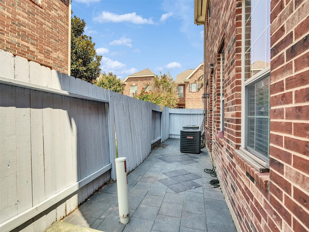 1502 Olive Place - Photo 26