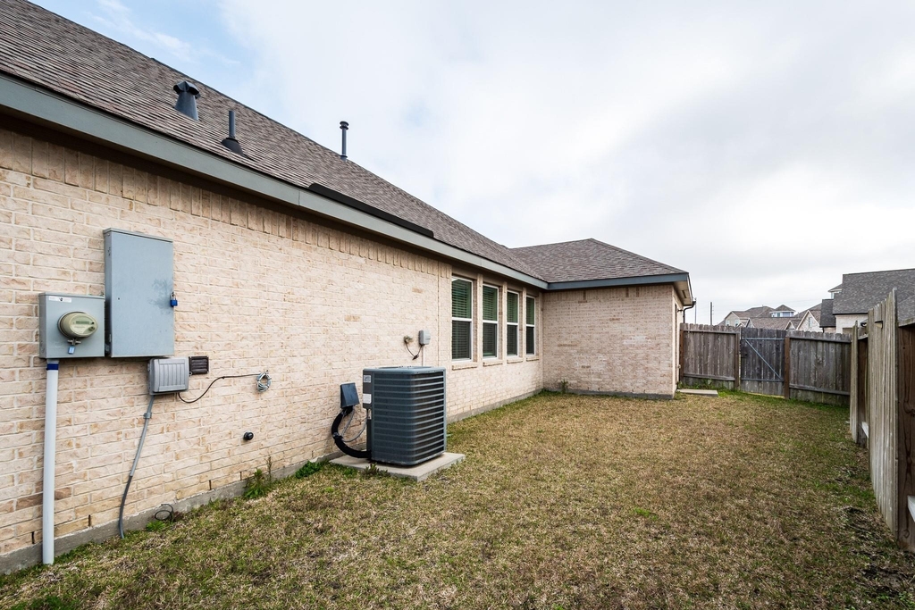 14231 Angelina Drive - Photo 32
