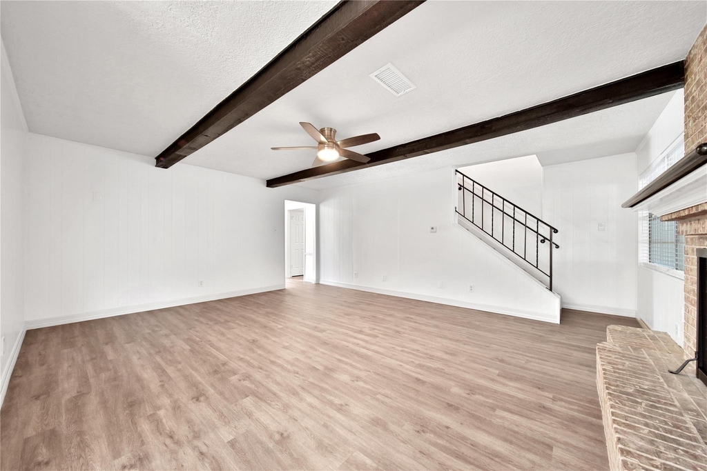 9411 Roos Road - Photo 14