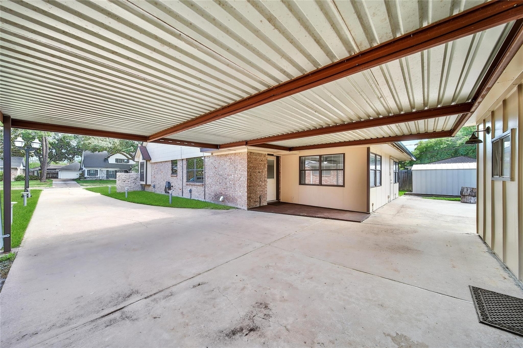 9411 Roos Road - Photo 41