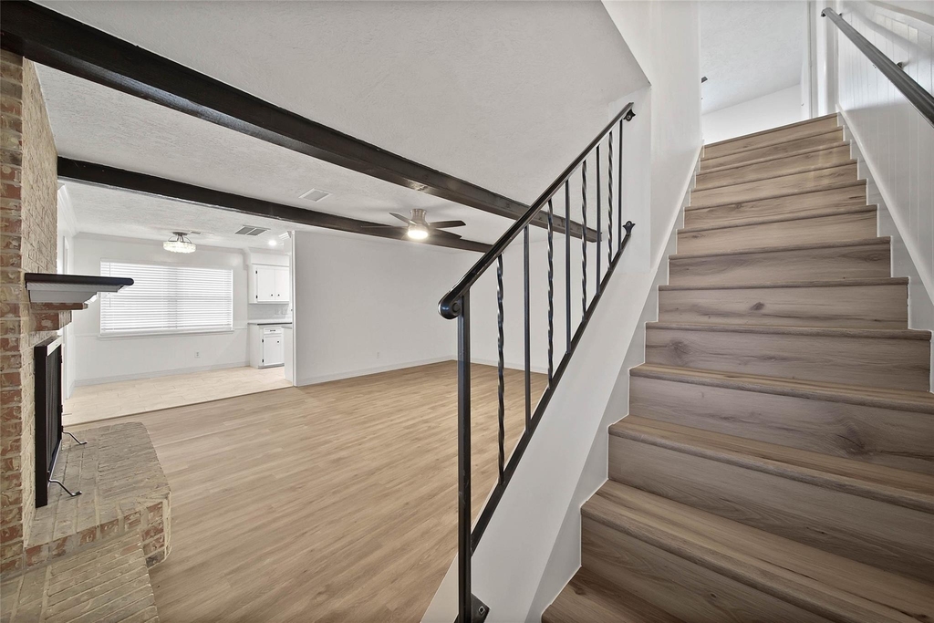 9411 Roos Road - Photo 30