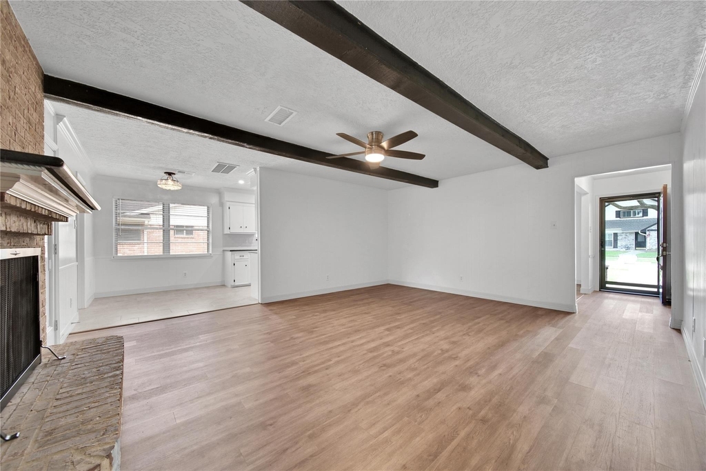9411 Roos Road - Photo 12