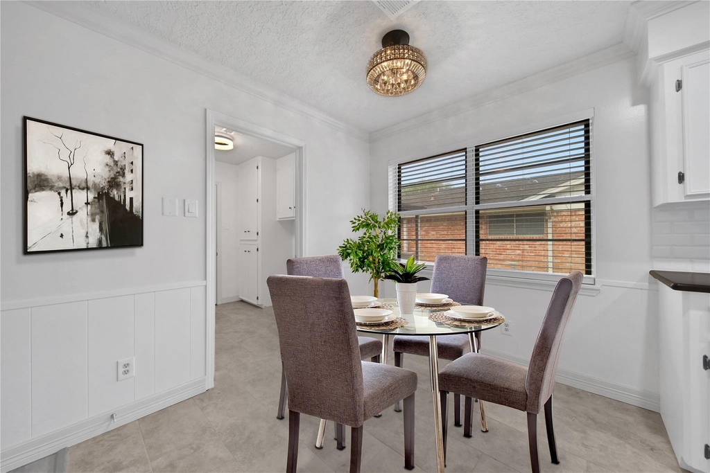 9411 Roos Road - Photo 21