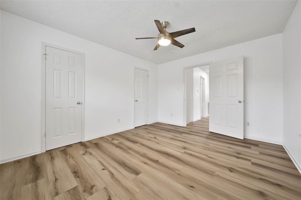 9411 Roos Road - Photo 36