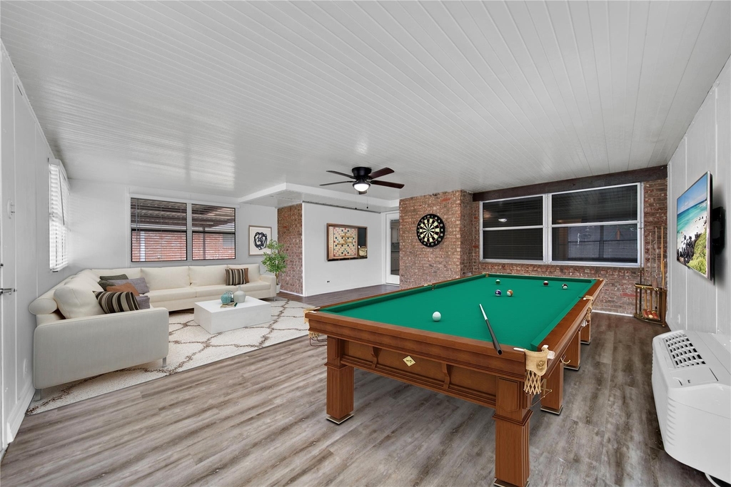 9411 Roos Road - Photo 16