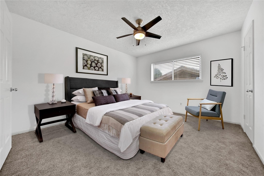 9411 Roos Road - Photo 32