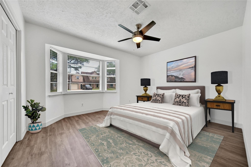 9411 Roos Road - Photo 29
