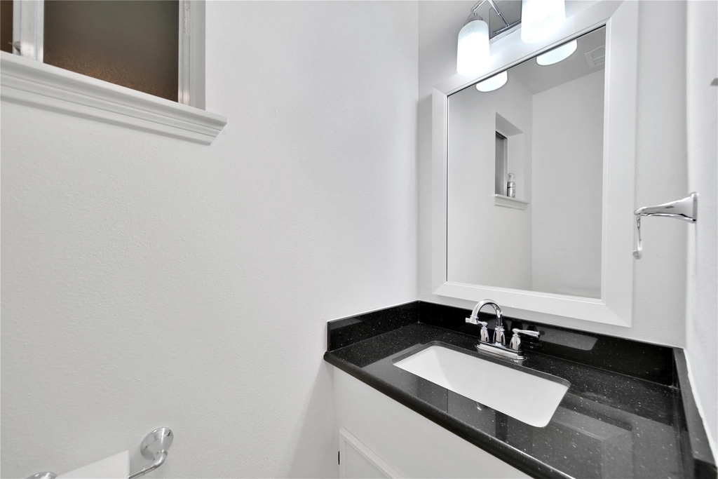9411 Roos Road - Photo 22