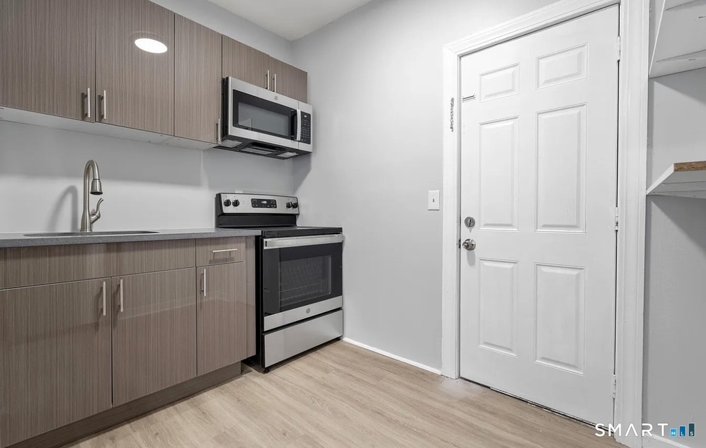 25 Whittier Street - Photo 2