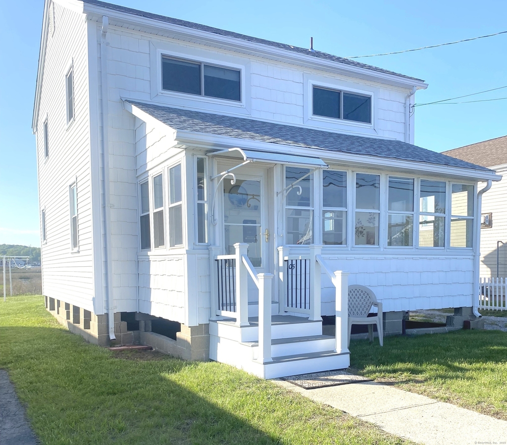 405 Seaside Avenue - Photo 0