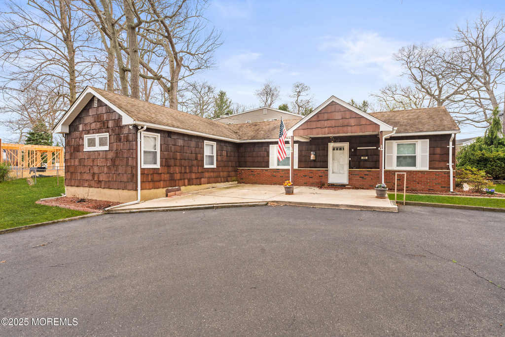 456 Harnell Avenue - Photo 0