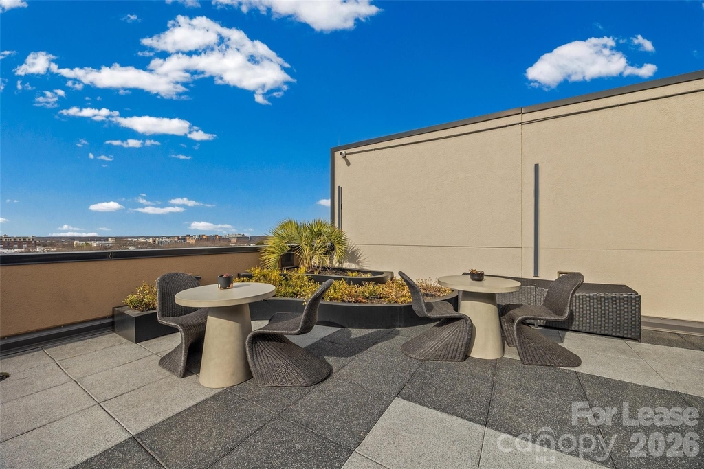 715 N Graham Street - Photo 4