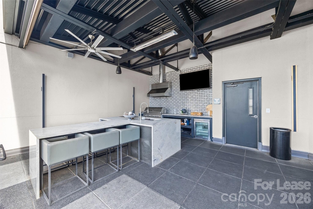715 N Graham Street - Photo 1
