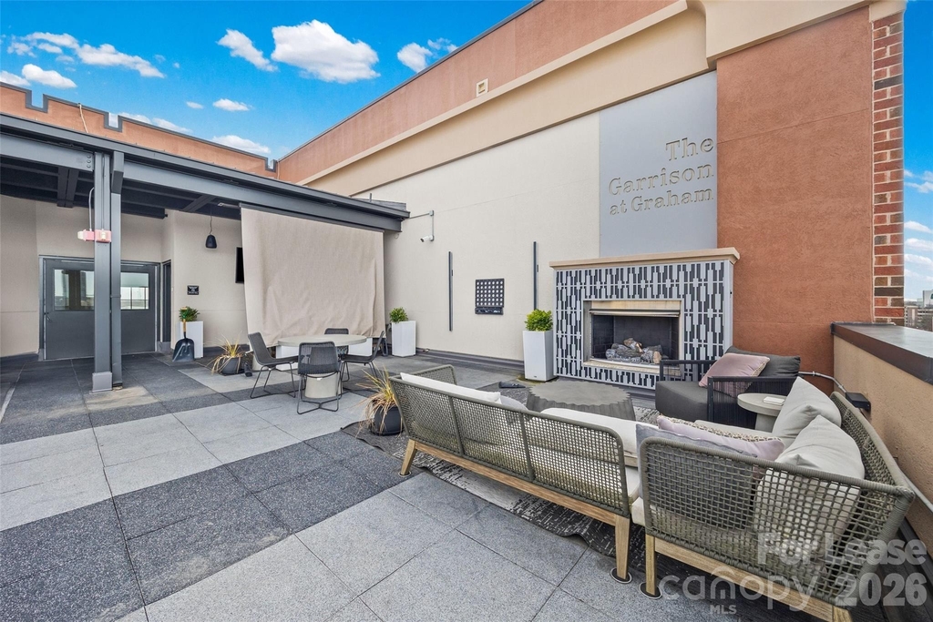 715 N Graham Street - Photo 3