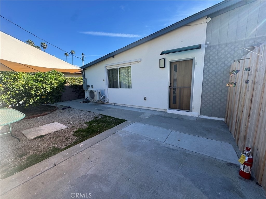 6439 1/2 Graves Avenue - Photo 3