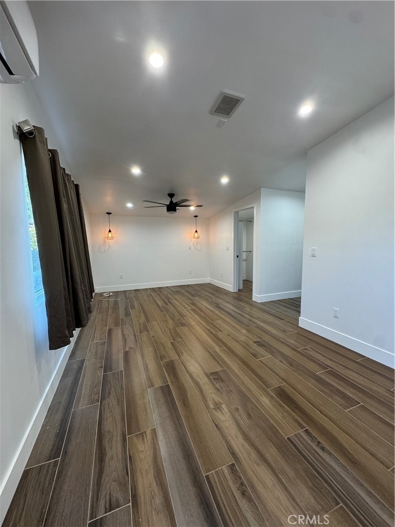 6439 1/2 Graves Avenue - Photo 4