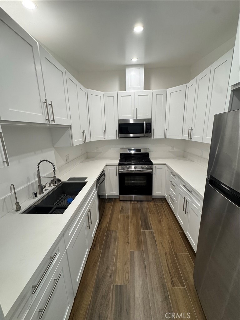 6439 1/2 Graves Avenue - Photo 12