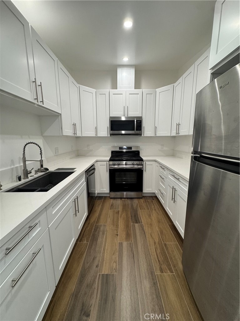 6439 1/2 Graves Avenue - Photo 11