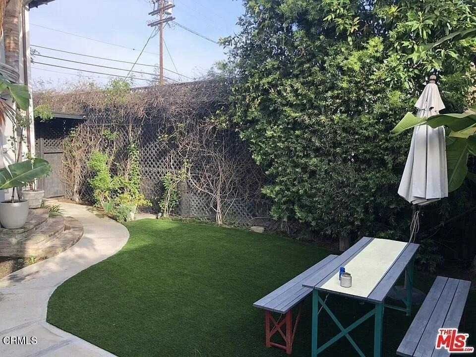 835 N Sycamore Avenue - Photo 11