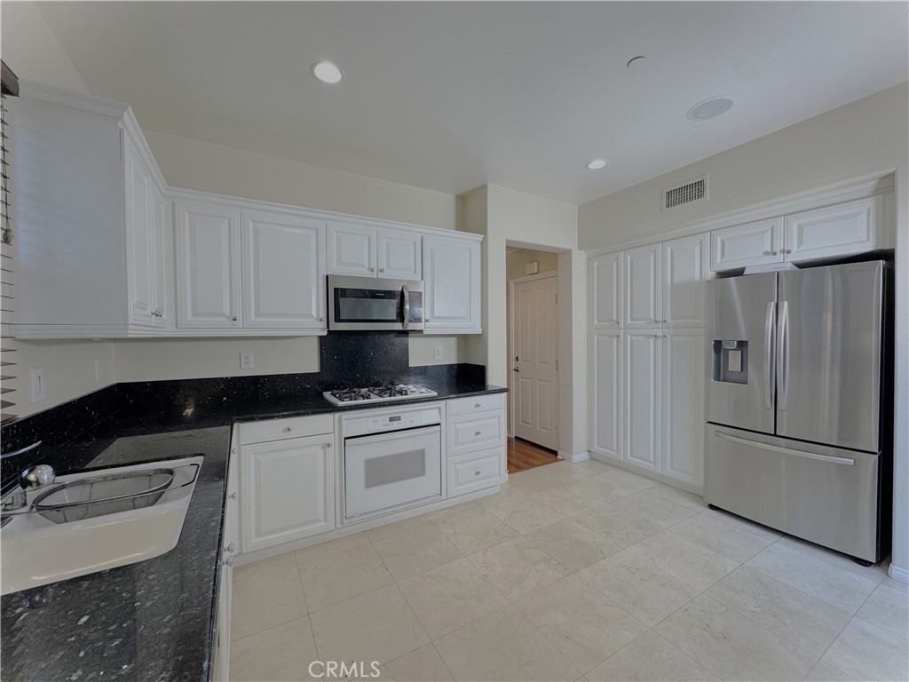 38 Gardenpath - Photo 18