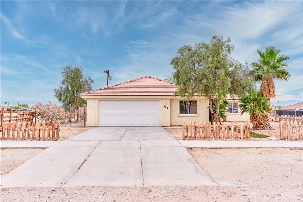 1286 Arctic Avenue - Photo 1