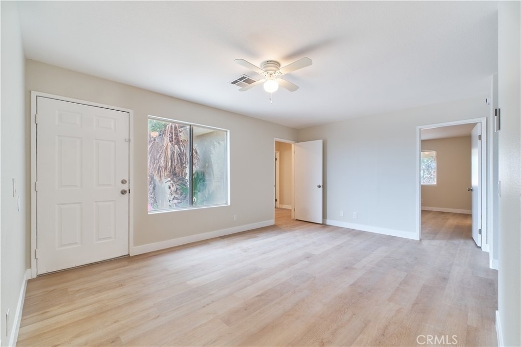 1286 Arctic Avenue - Photo 2