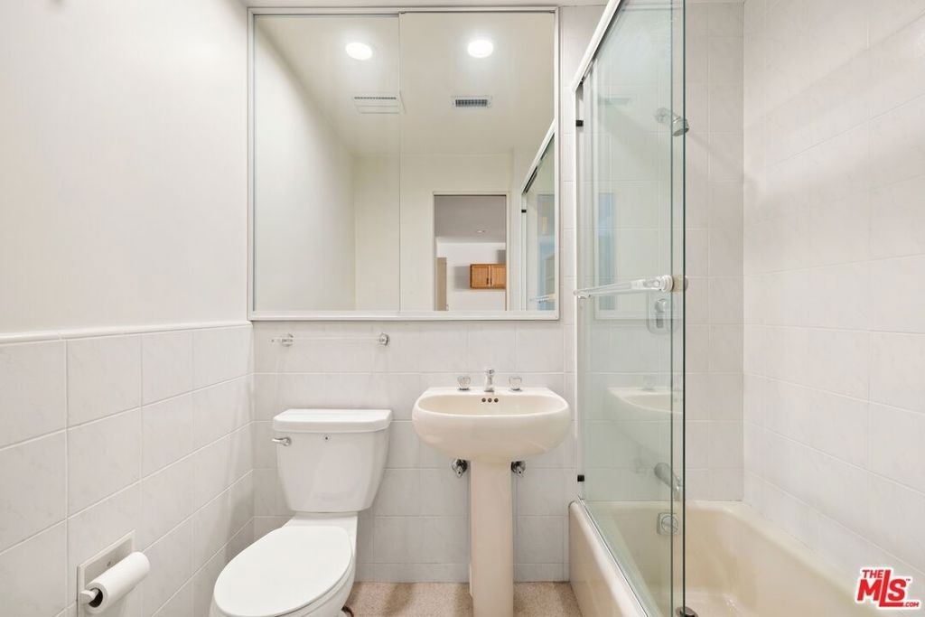 590 N Tigertail Road - Photo 9